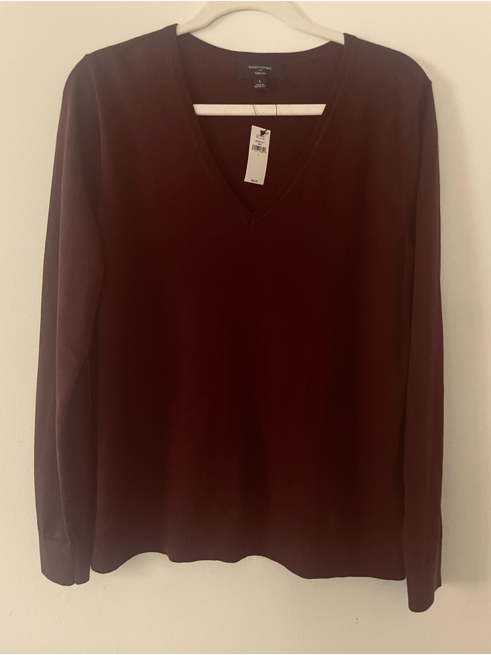 Banana Republic Women's V-Neck Sweater in Deep Wine